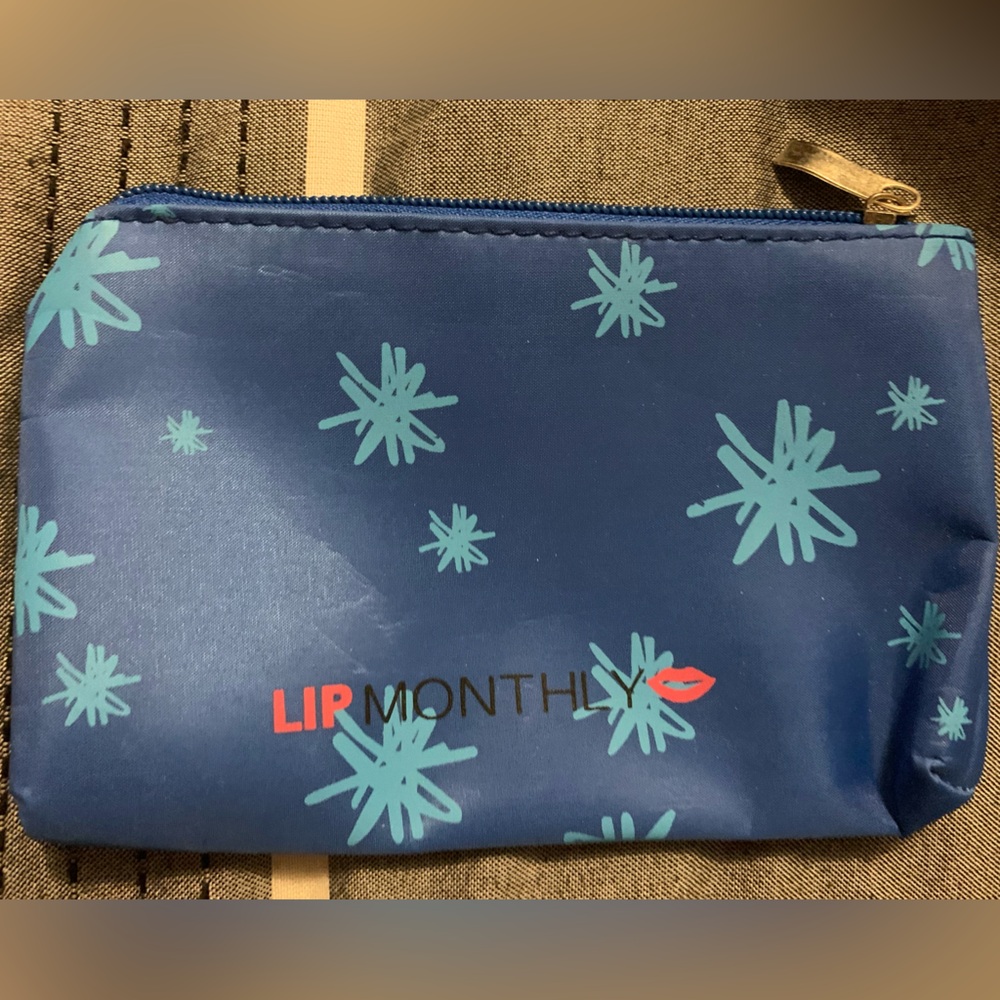 FREE w/$30 purchase || LipMonthly makeup bag